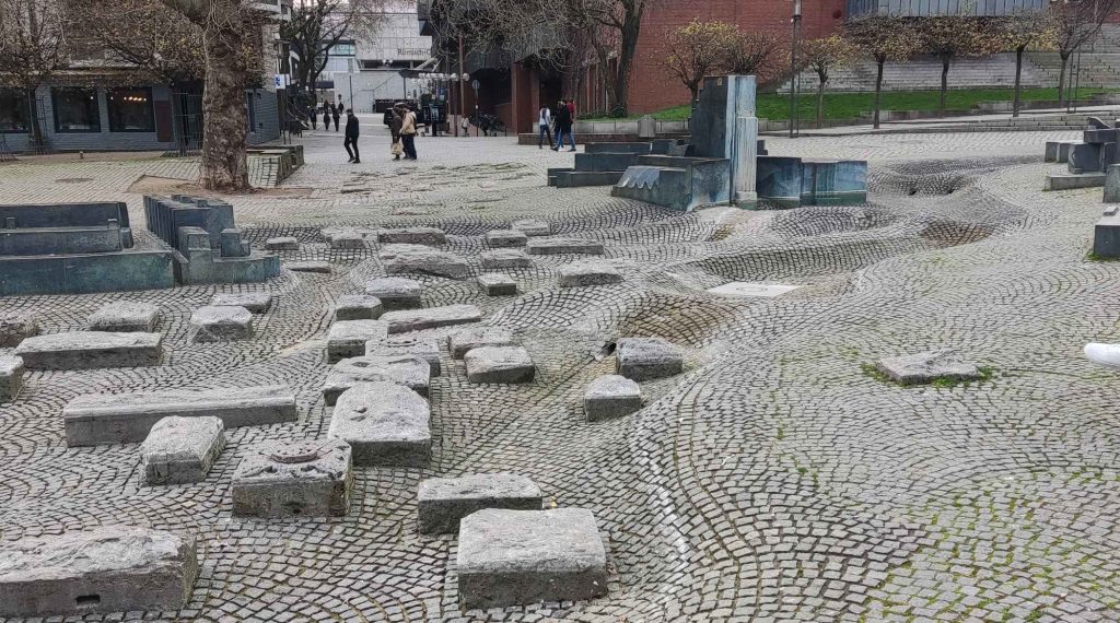 Wasserspielplatz Paolozzi-Brunnen